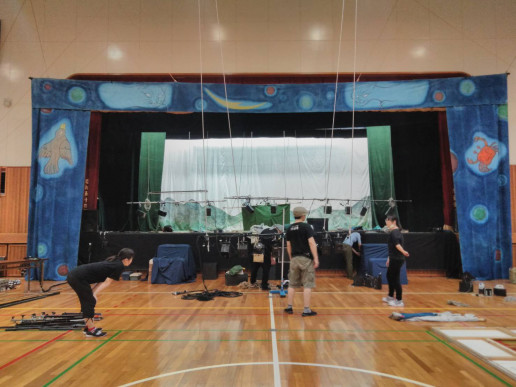 体育館の声を聞く 6月7日富士根南小学校体育館劇場 劇団ぱれっと 体育館の声を聞く 6月7日富士根南小学校体育館劇場 劇団ぱれっと