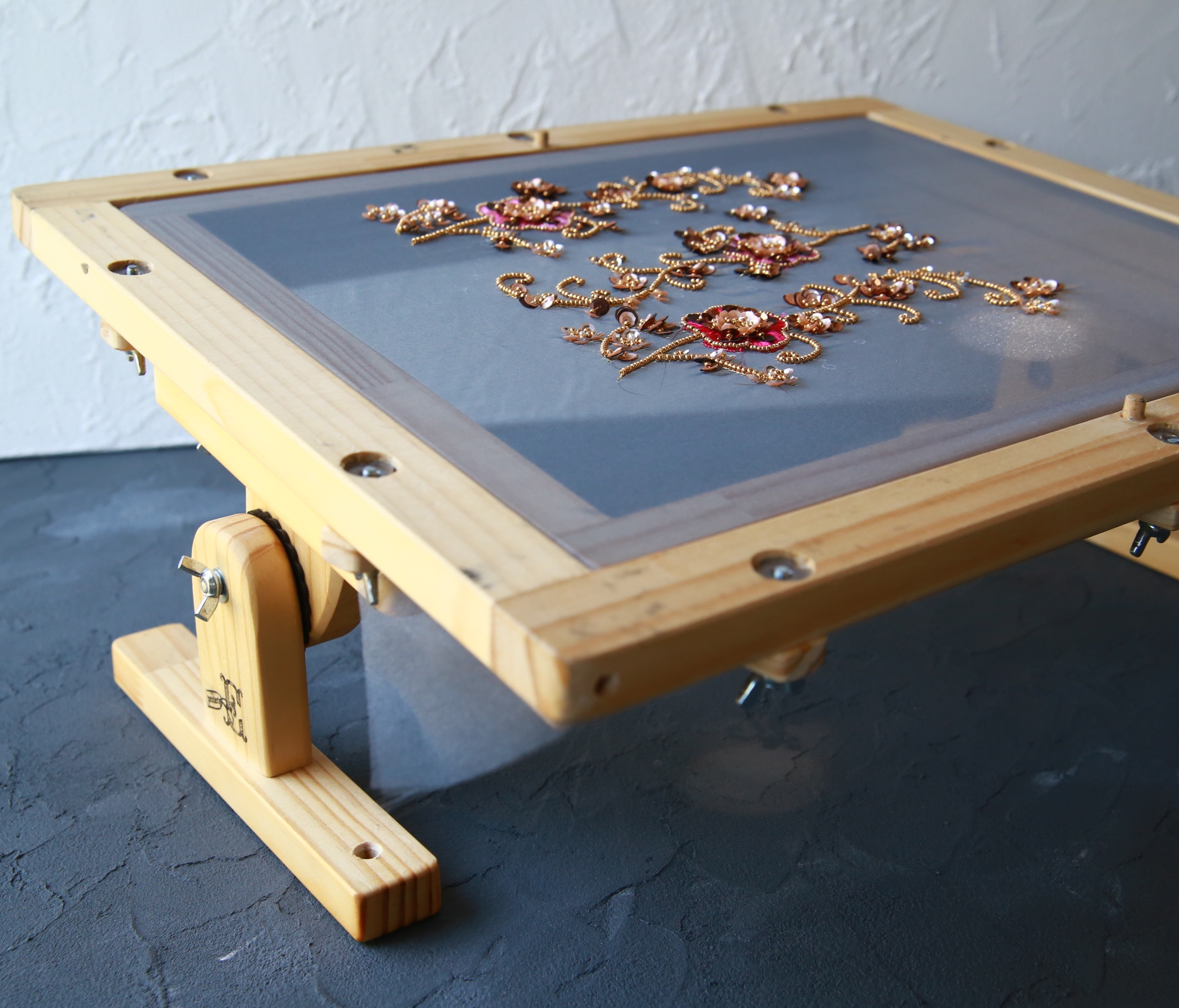 エディ刺繍スタンド | 刺繍スタンド 、刺繍枠、刺繍デスクを製作してい