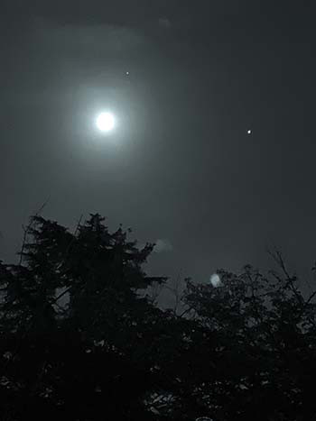 ８月２日 気温３２ 晴れと曇り 上路ナオ子 日々のスケッチ