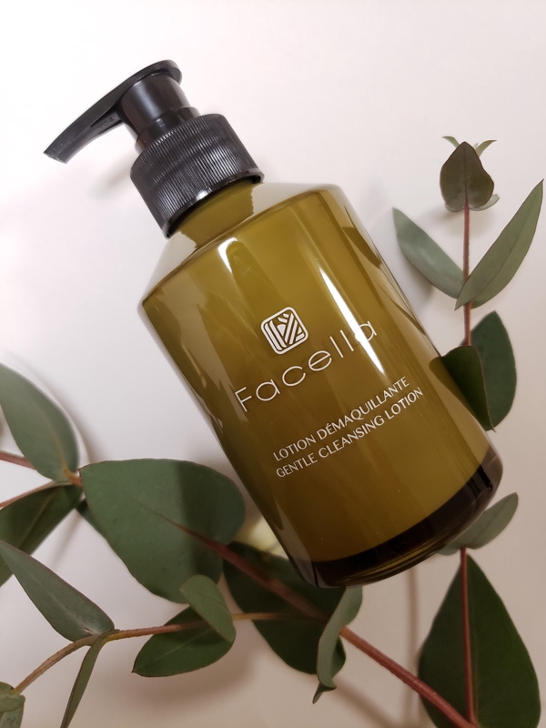 忙しい春はナイトマスクで勝負！眠っている間に、しみこむ～！マリア