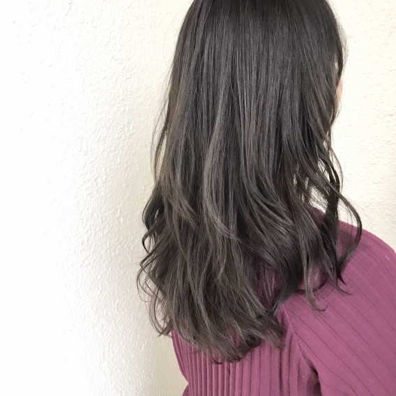 グレイカラーをデザインする 引き続き明るくできる白髪染め人気です Anzie Sato グレイカラーをデザインする 引き続き明るくできる白髪染め人気です Anzie Sato