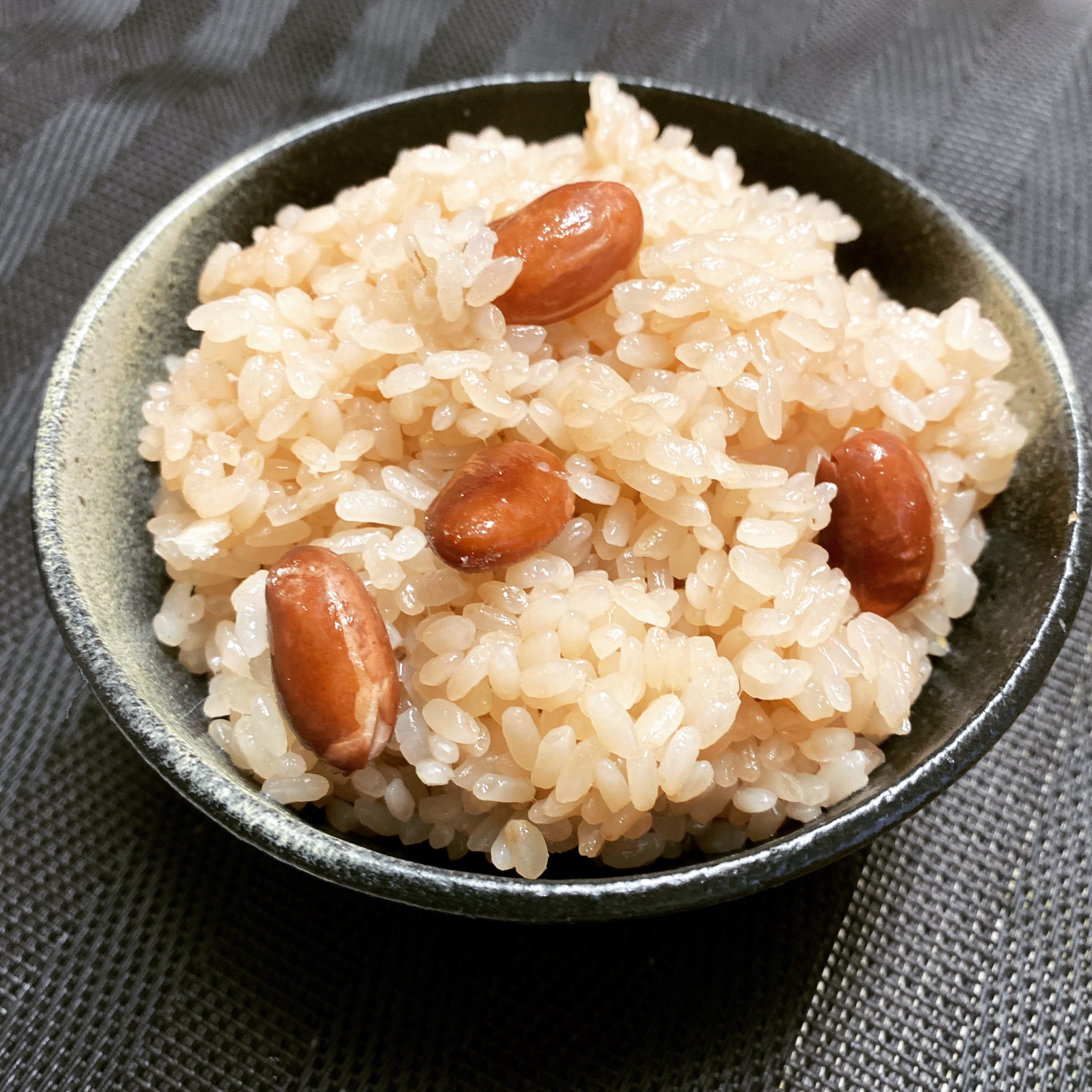 昔ながらのお赤飯 お茶の間cafe なんきちろん