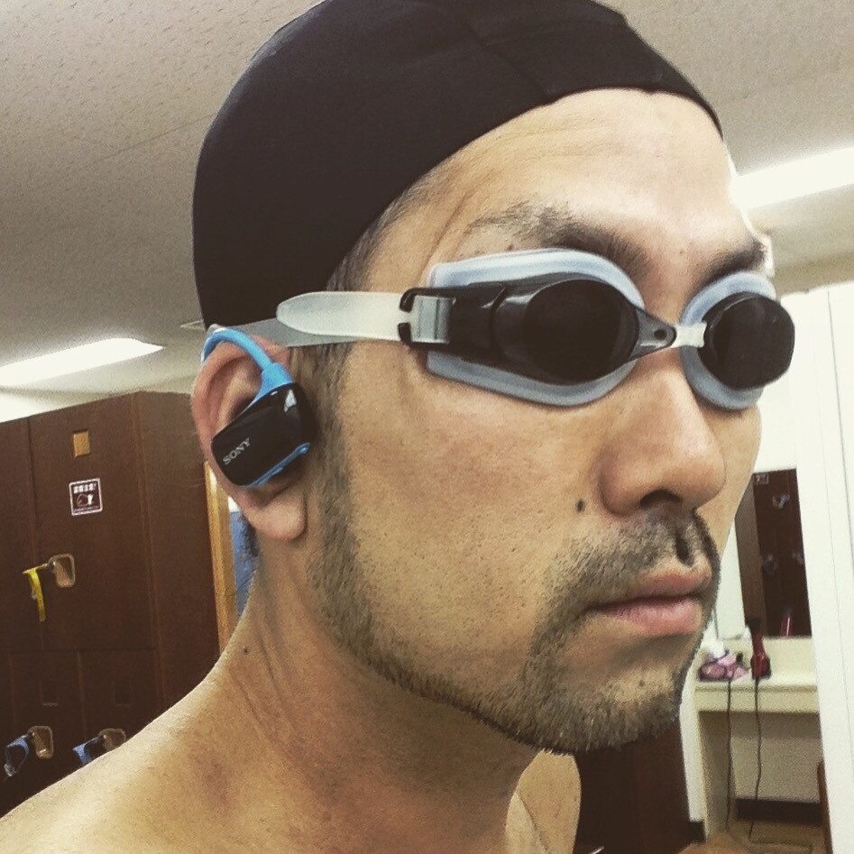 女子水泳選手　股間アップ 