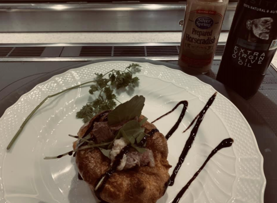 ヨークシャープディングwithステーキ クレソンのホースラディッシュ乗せ Yukari S Happy Kitchen ヨークシャープディングwithステーキ クレソンのホースラディッシュ乗せ Yukari S Happy Kitchen