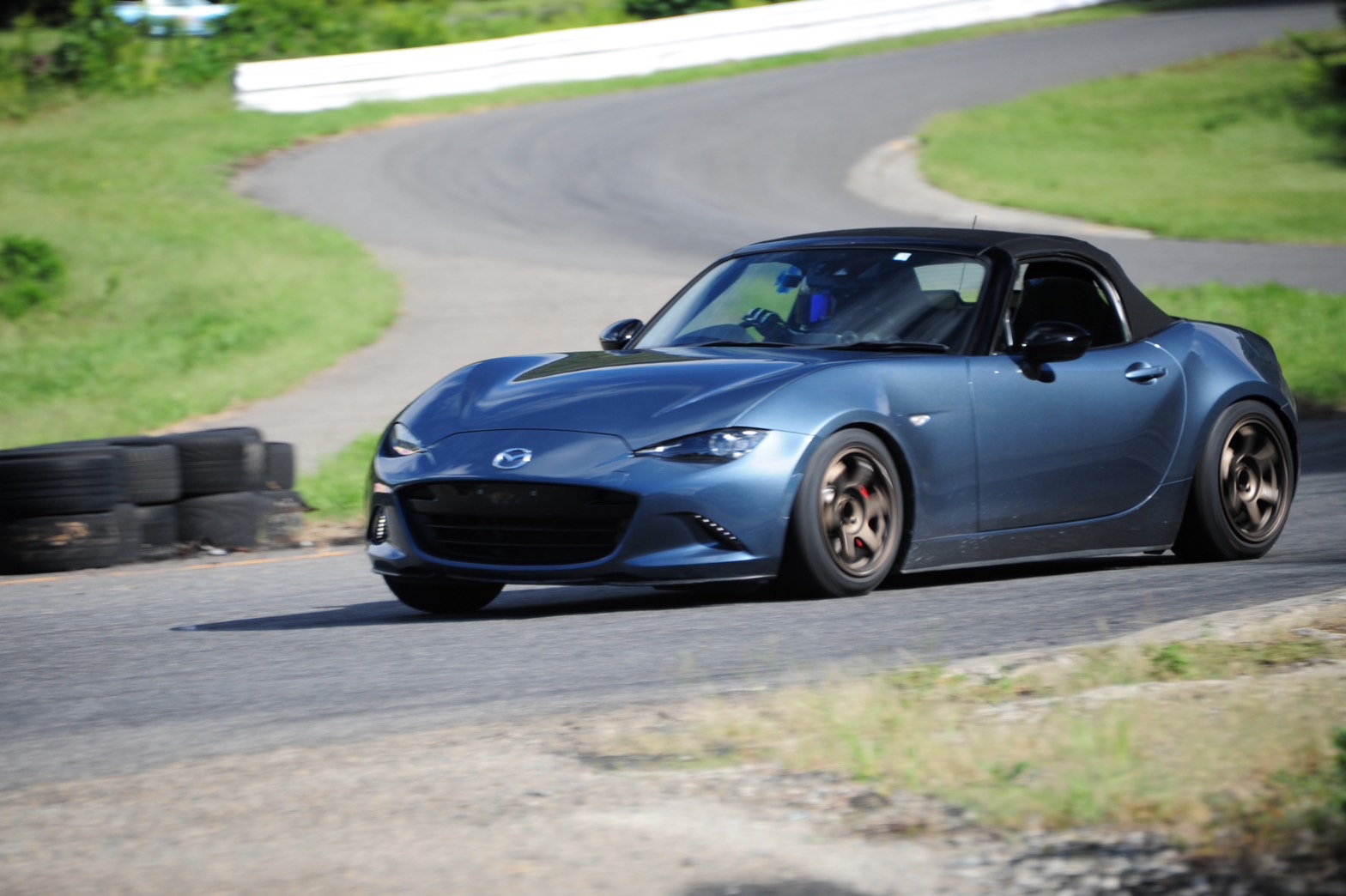 RAVISH MOTOR WORKS製 マツダ NDロードスター用マフラー 2年間純正着けてたロド♀が厳選して選んだマフラー❣️純正