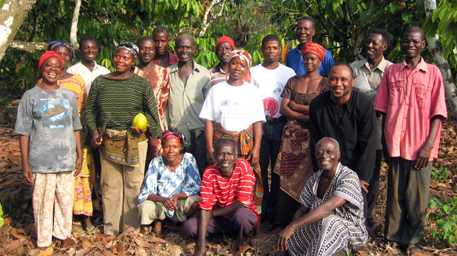 キャンディー ☆極美品☆ レオナール フード付きコーディガン ブラック４０ キャンディー ☆極美品☆ レオナール フード付きコーディガン ブラック