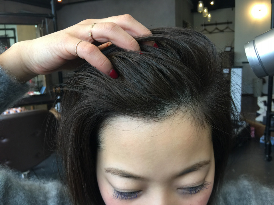 前髪がぺったり ふんわりかき上げ前髪のコツ 最初の がとっても大事 Yuta Itami