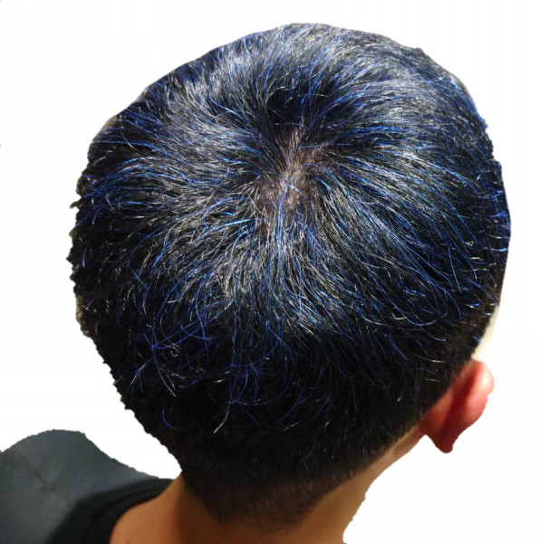 ビビットブルーヘアマニキュアに挑戦 Hair Make Salon Createur ビビットブルーヘアマニキュアに挑戦 Hair Make Salon Createur