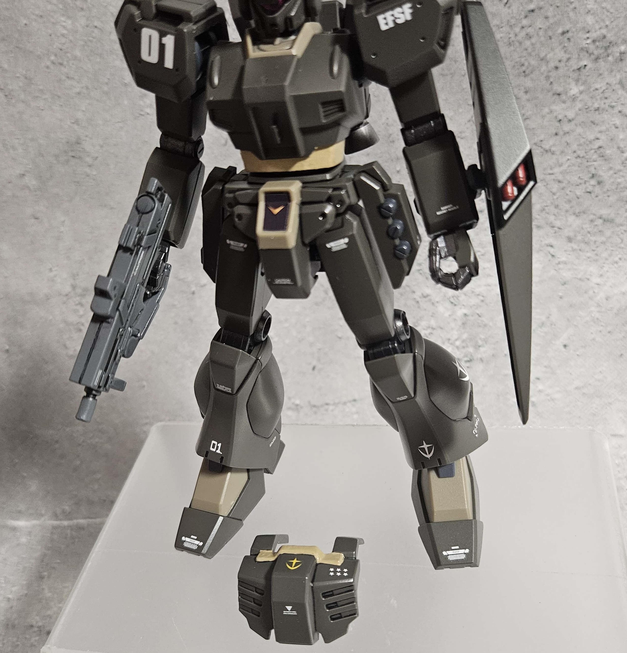 Amazon | BANDAI HG ジェガンD型 （護衛隊仕様）1/144