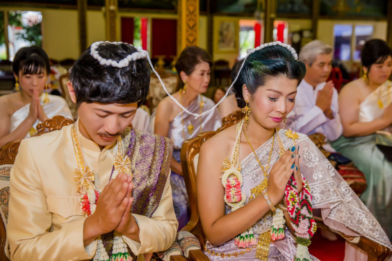 ウェディングドレスは着ない タイの民族衣装を纏って 海外挙式を叶えるin Thailand Phuket Marriage Project ウェディングドレスは着ない タイの民族衣装を纏って 海外挙式を叶えるin Thailand Phuket Marriage Project