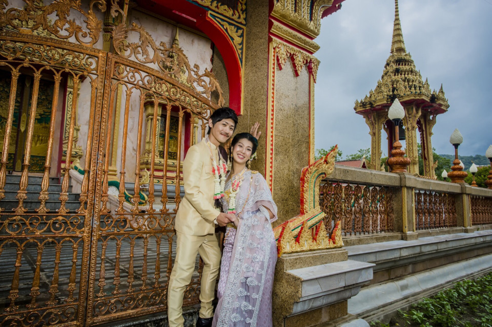 ウェディングドレスは着ない タイの民族衣装を纏って 海外挙式を叶えるin Thailand Phuket Marriage Project