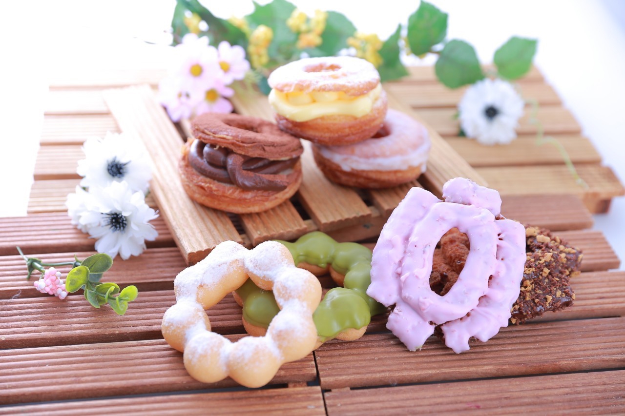 HAPPINESS DONUTS