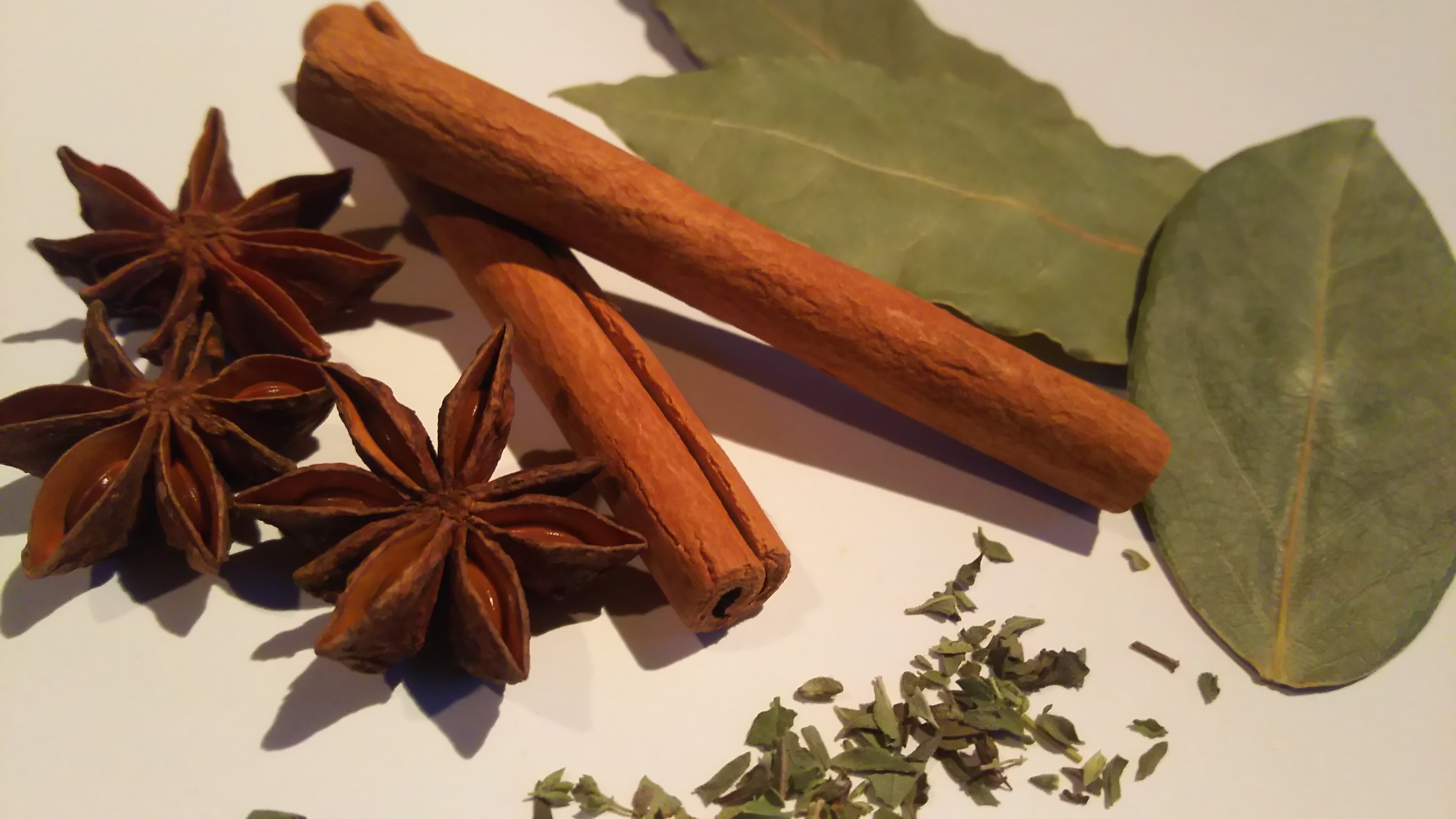四季の薬草メニュー 利らく
