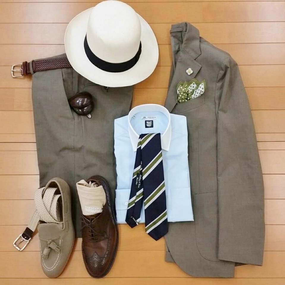 渋さが光るカーキ色のコットンスーツを着こなす - NAKAGAWA1948