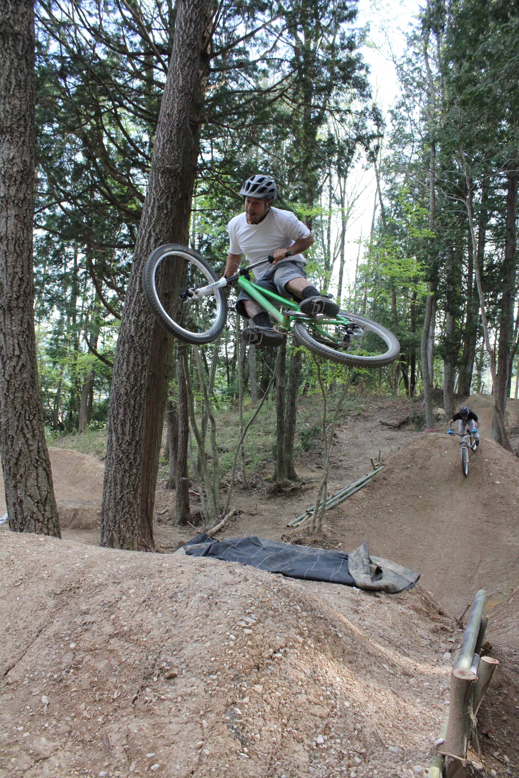 ダートジャンプを楽しむ | ROOKIES MTB PARK 岐阜県土岐市のマウンテンバイク専用パーク