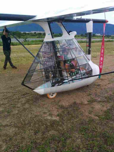 グライダーと飛行機 世界の細道