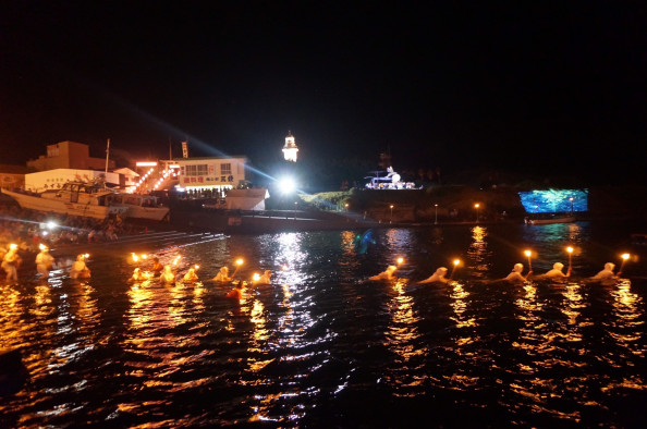 白浜の海女まつり 海女さんの大夜泳 おんがくとアートのきょうしつ T Co