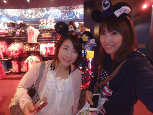 ディズニーランドパリ お土産コーナー Traveling Ayu Life ディズニーランドパリ お土産コーナー Traveling Ayu Life