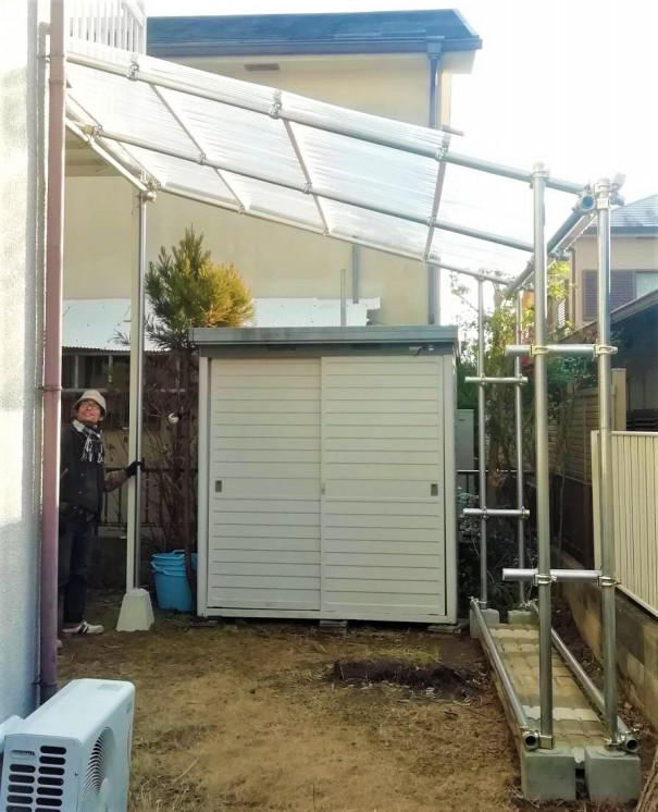 ○わたるの大工仕事：T岡さん邸裏庭・単管パイプ小屋が完成しました 