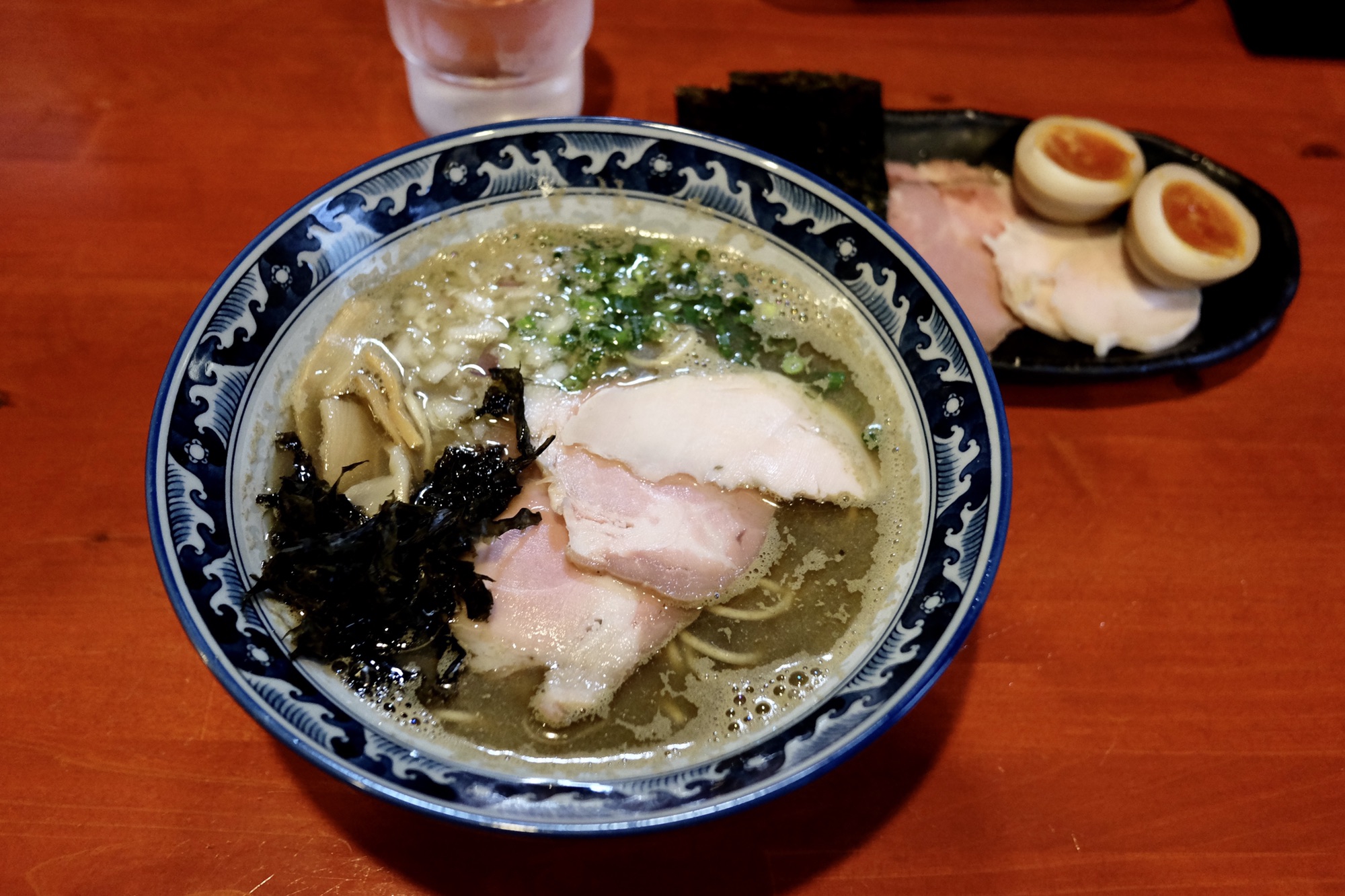 ニボシクラフトで、特製煮干しそば、ニボバター玉@北久里浜