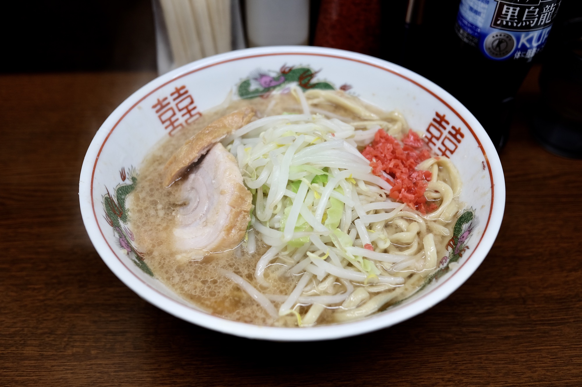 ラーメン二郎 横浜関内店で 小ラーメン麺1 3ヤサイ少なめベニ 伊勢佐木長者町 たべのみくらし