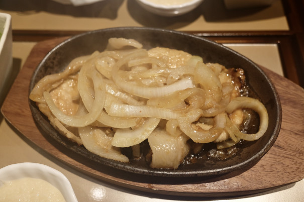 お食事処十和田八戸丸で 本日の刺身ランチ 馬車道 たべのみくらし