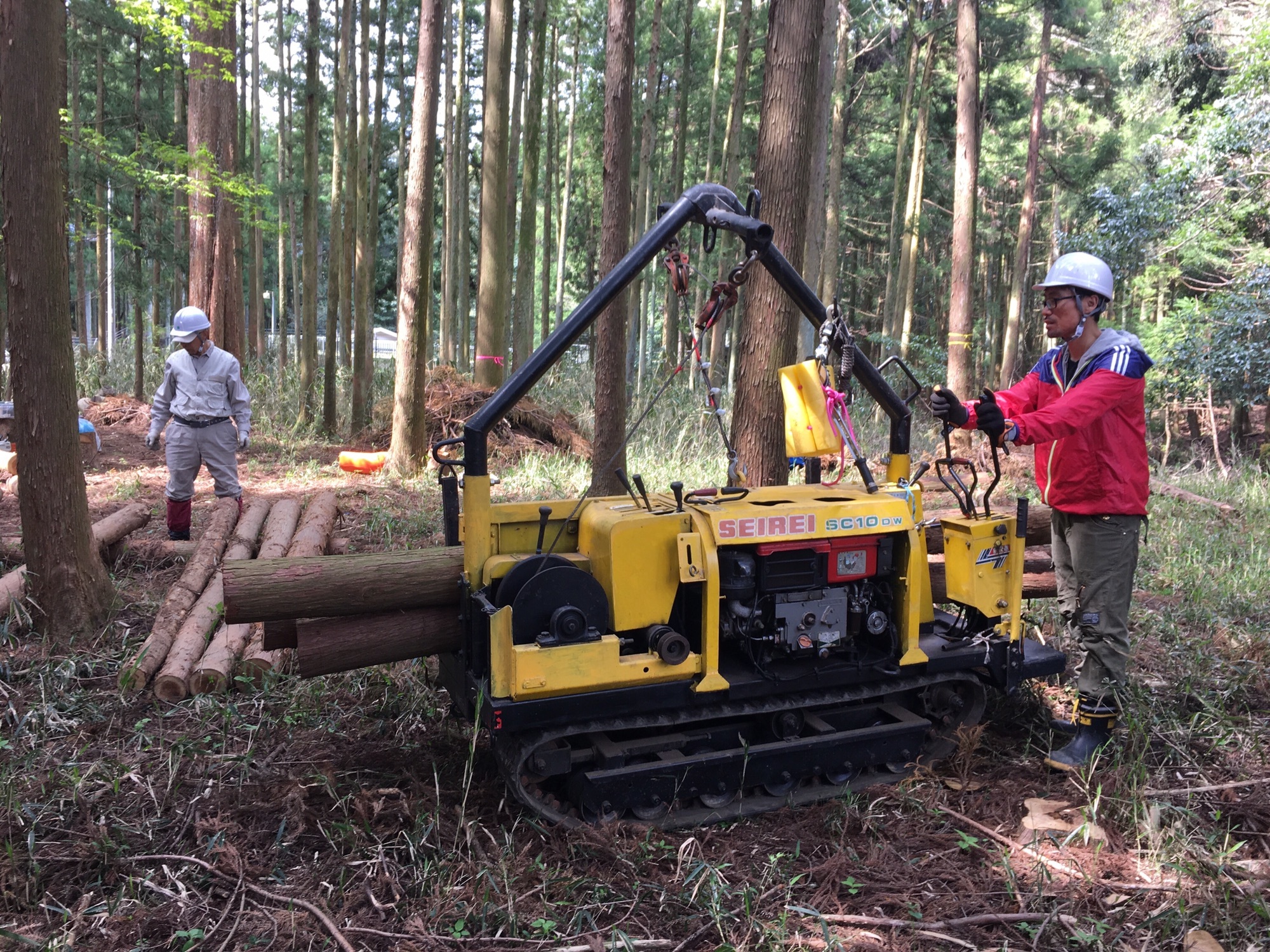 林内作業車、山林内で大活躍‼️ - 福島県のその他