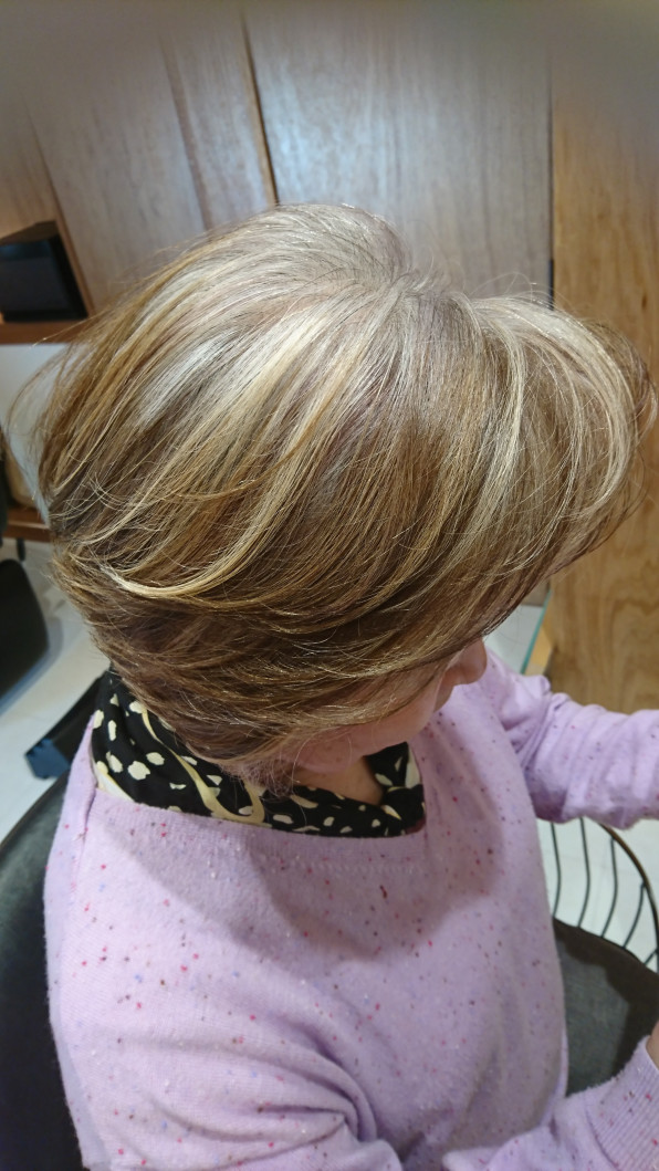 グレーヘアーに移行中 Hair Clinic Gnome ヘアー クリニック グノーム グレーヘアーに移行中 Hair Clinic Gnome ヘアー クリニック グノーム