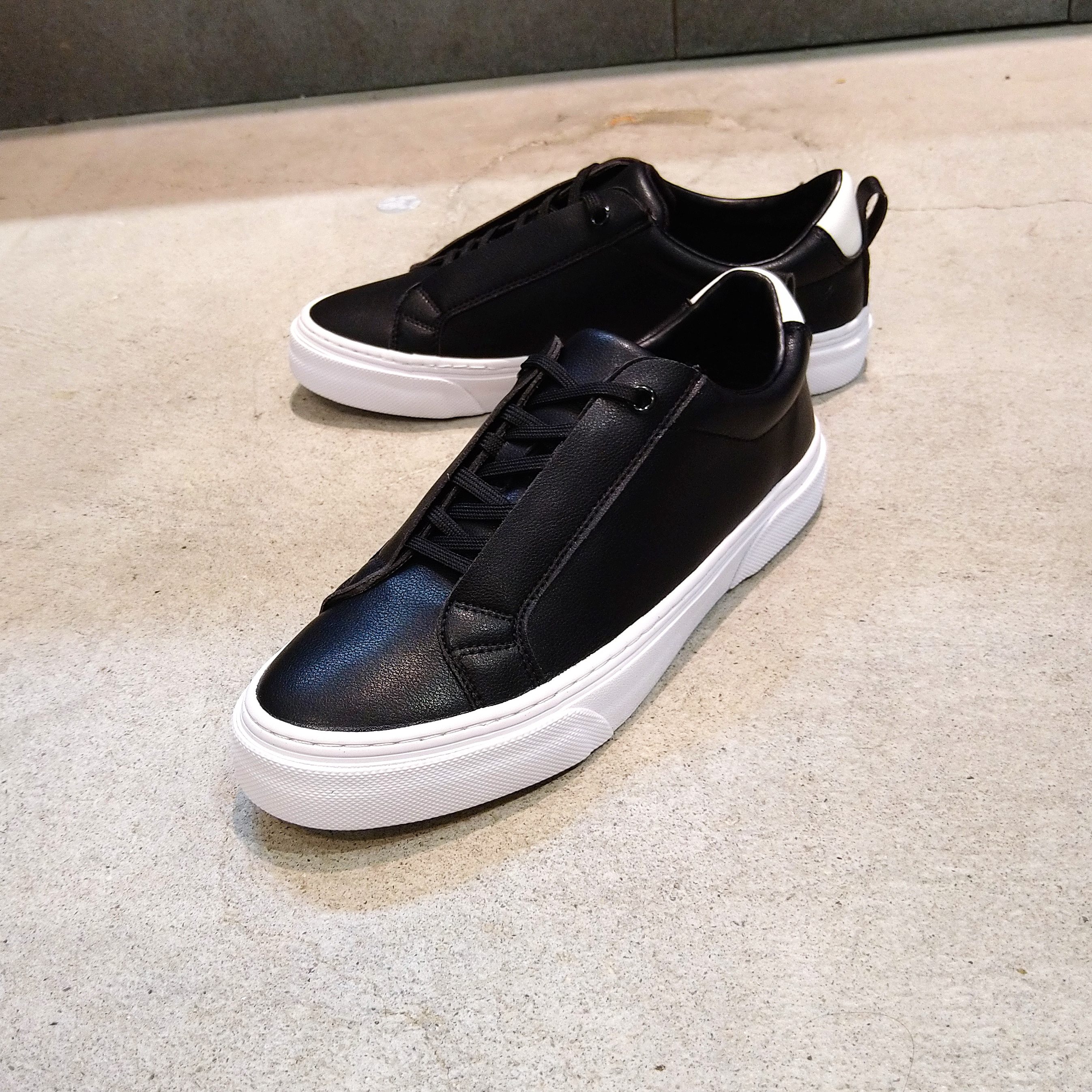 SLACK FOOTWEAR シンプル × 革靴 × スニーカー | 大阪天王寺、阿倍野の 