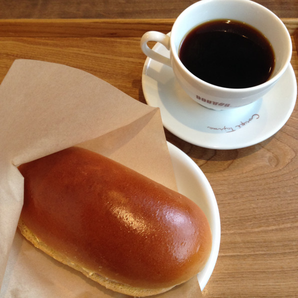 パンの田島 笹塚店でモーニング ハムたまごのコッペパンとホットコーヒー ポルタポルテーゼにいつか行きたい