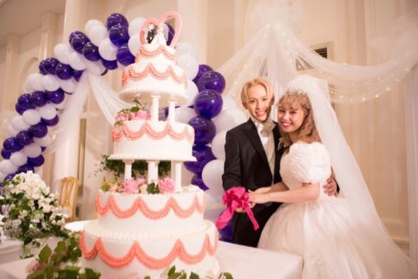 りゅうちぇるとぺこの結婚式が別世界すぎる! 金額からも徹底っ