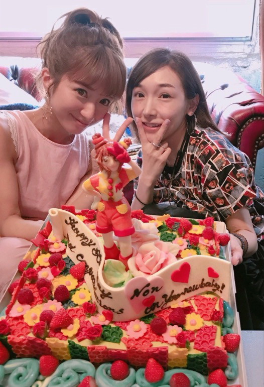 話題 加護亜依 辻希美 相方 加護亜依との2ショットを披露 ダブルユー復活 を約束 トレンドピックス
