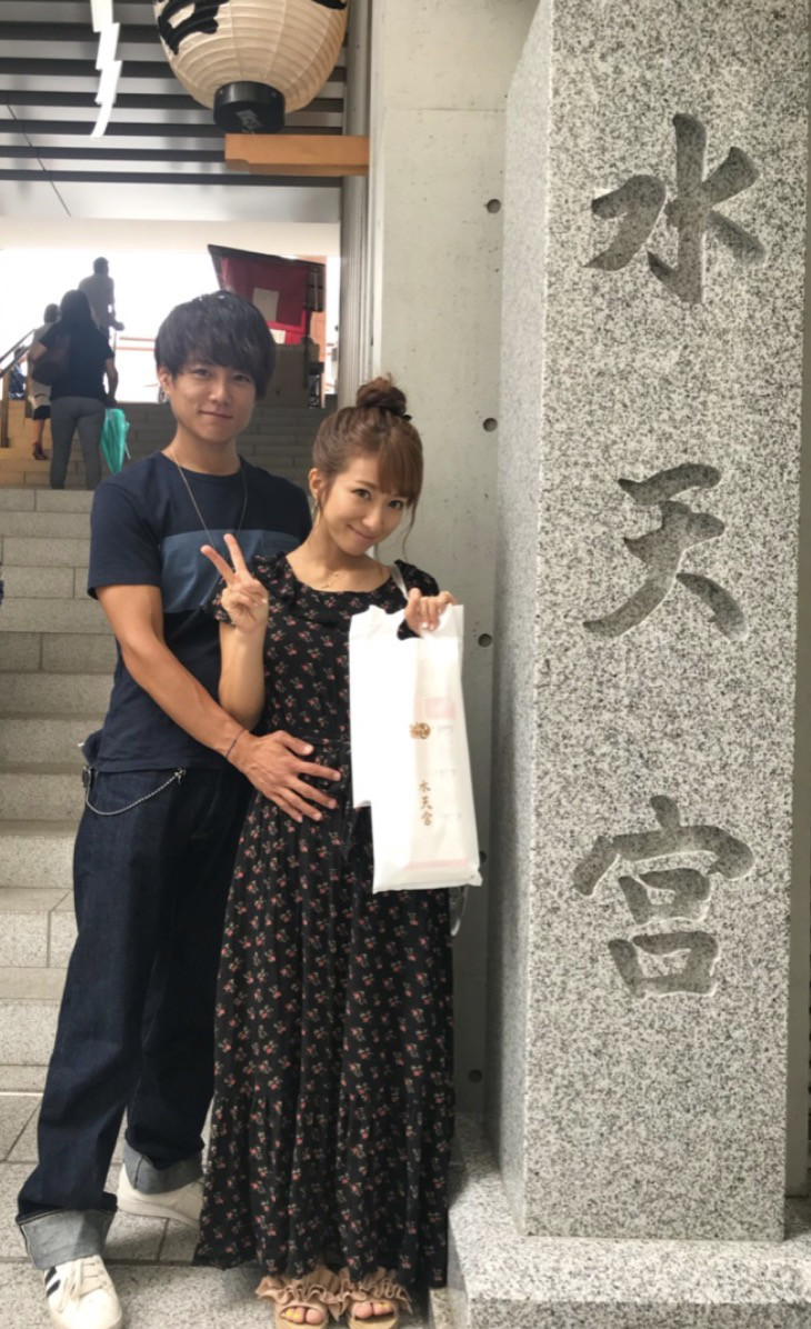 話題 辻希美 辻希美 夫 杉浦太陽と第4子の安産祈願のため神社へ 健康で産まれてきてくれますように トレンドピックス 話題 辻希美 辻希美 夫 杉浦太陽と第4子の安産祈願のため神社へ 健康で産まれてきてくれますように トレンドピックス