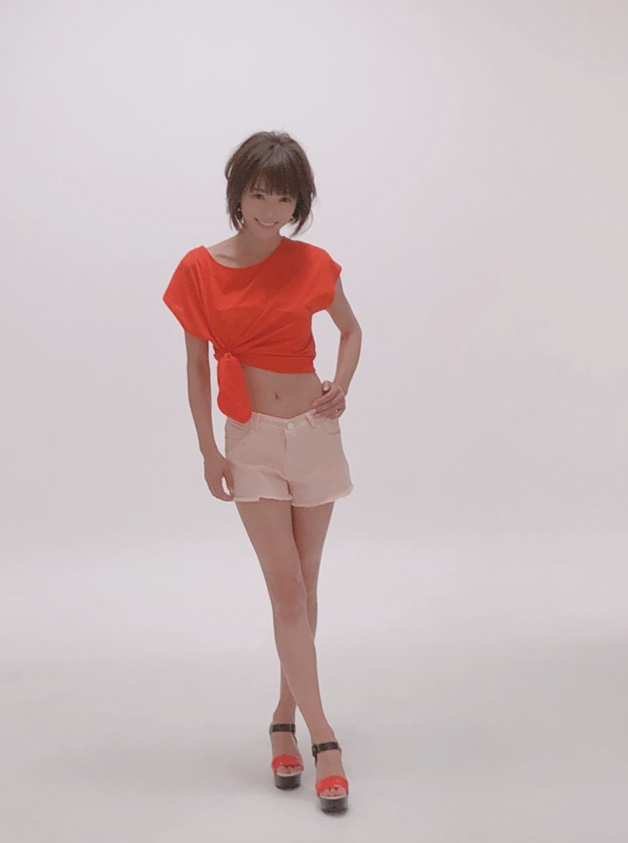 話題 釈由美子 釈由美子 へそ出しくびれの 美ボディ 披露に 細い いくつになっても綺麗 の声 トレンドピックス 話題 釈由美子 釈由美子 へそ出しくびれの 美ボディ 披露に 細い いくつになっても綺麗 の声 トレンドピックス