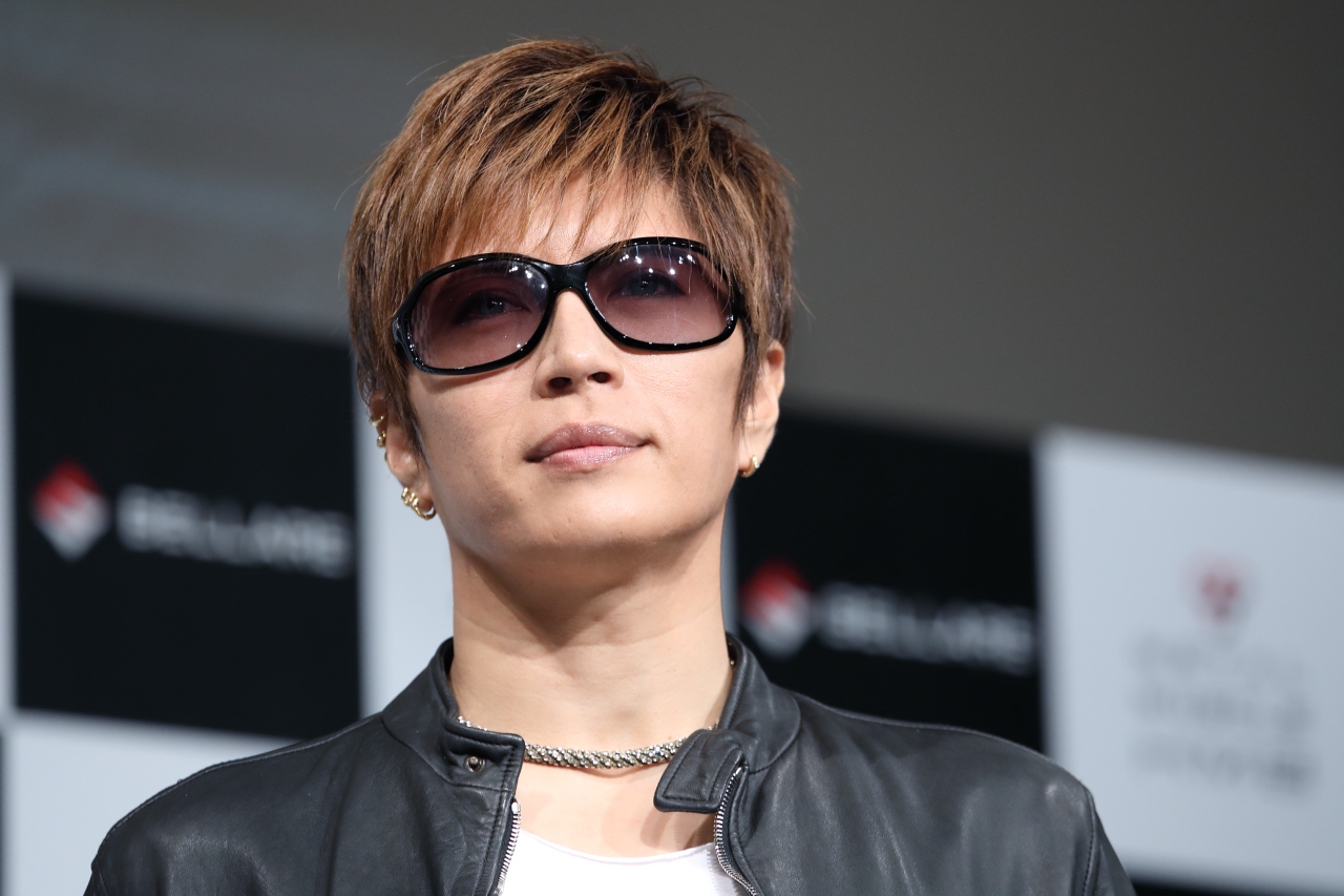 Gackt 人気ゲームのマニアックコスプレを披露するも股間に注目集まる セクシー過ぎ 話題 Abema Times