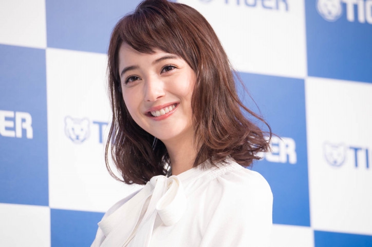 佐々木希、“ゆるふわボブヘア”に絶賛の声「髪型かわいすぎ」「妖精がいる」 AbemaTIMES