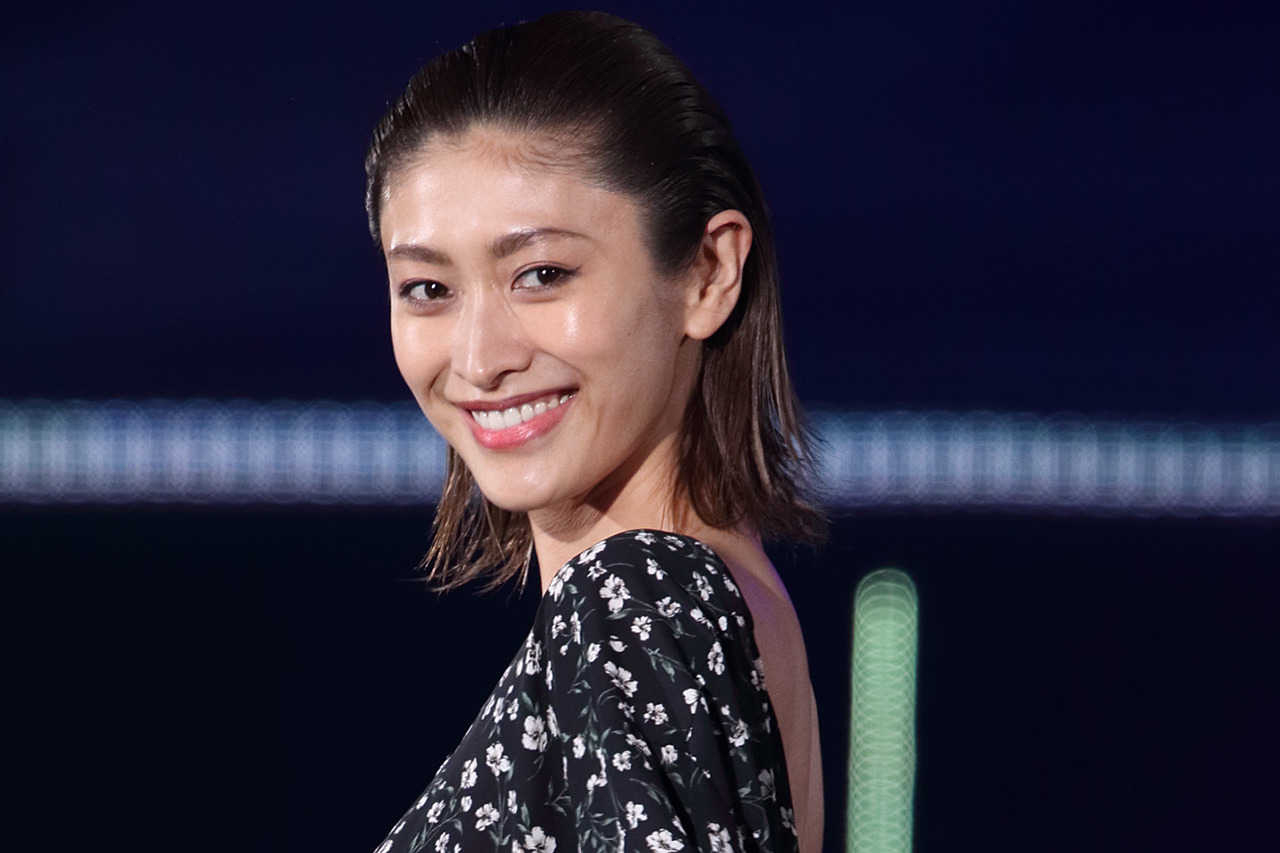 山田優 暇つぶし動画が 可愛すぎる と話題に 夫 小栗旬に 似ている という声も Abema Times