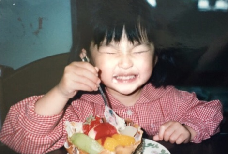 家入レオ、23歳の誕生日を迎え幼少期の写真を公開 感謝の言葉を綴る