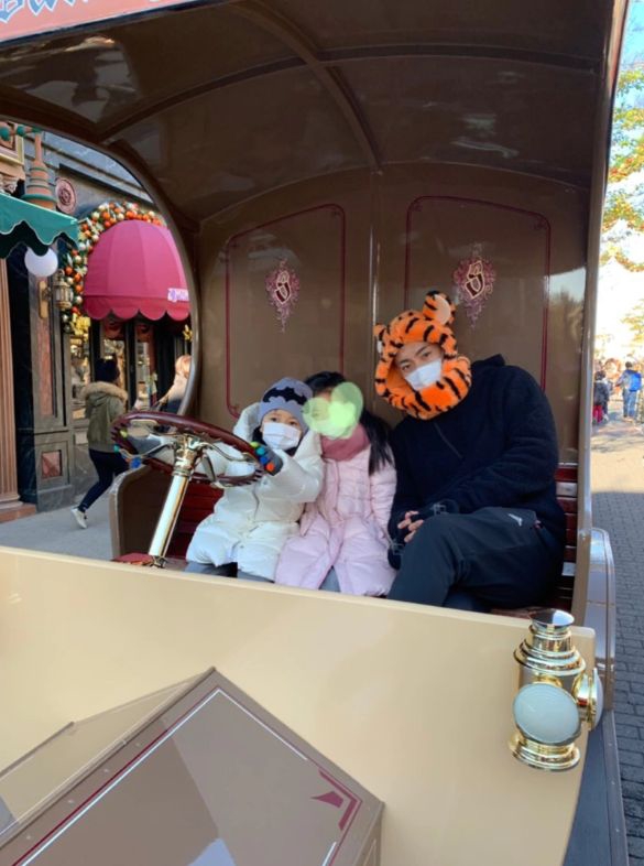 市川海老蔵 ディズニー旅行で感じた子どもたちの変化に 父は涙です Abema Times
