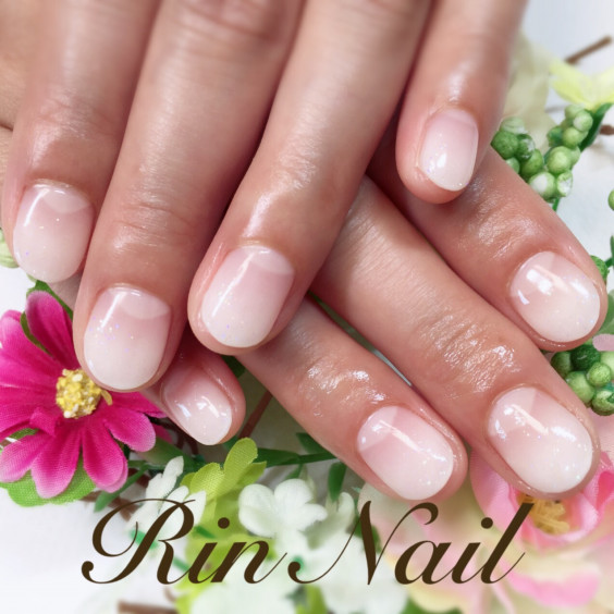 爽やか白グラデーション ジェルネイル Rin Nail