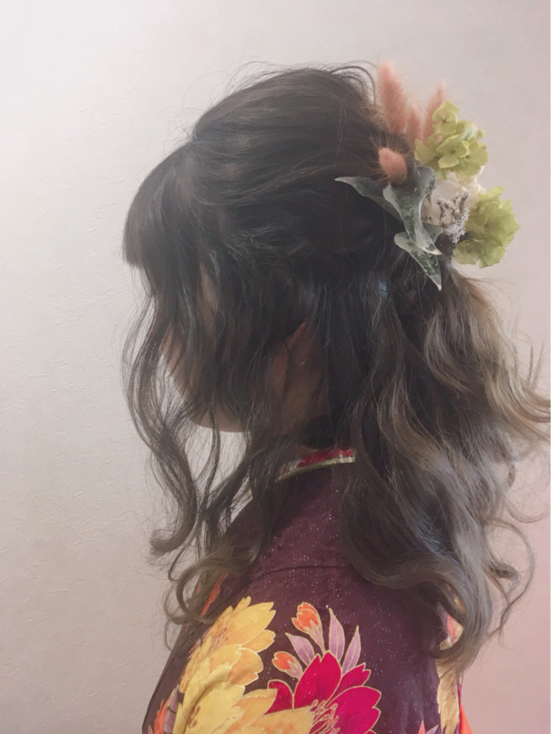 卒業式シリーズも後半戦スタート 髪飾りに生花で作った物を使って可愛さアップ アップ Beauty Beast奮闘記 笑顔が見れれば大満足 第2章 卒業式シリーズも後半戦スタート 髪飾りに生花で作った物を使って可愛さアップ アップ Beauty Beast奮闘記 笑顔が見れれば大満足 第2章