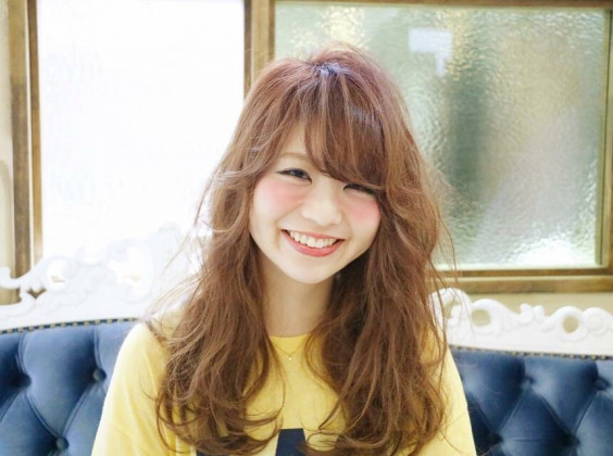 取れかけパーマはカットで生かせますー 小宮山 彩花 美容師 Ibrel 自由が丘 店長