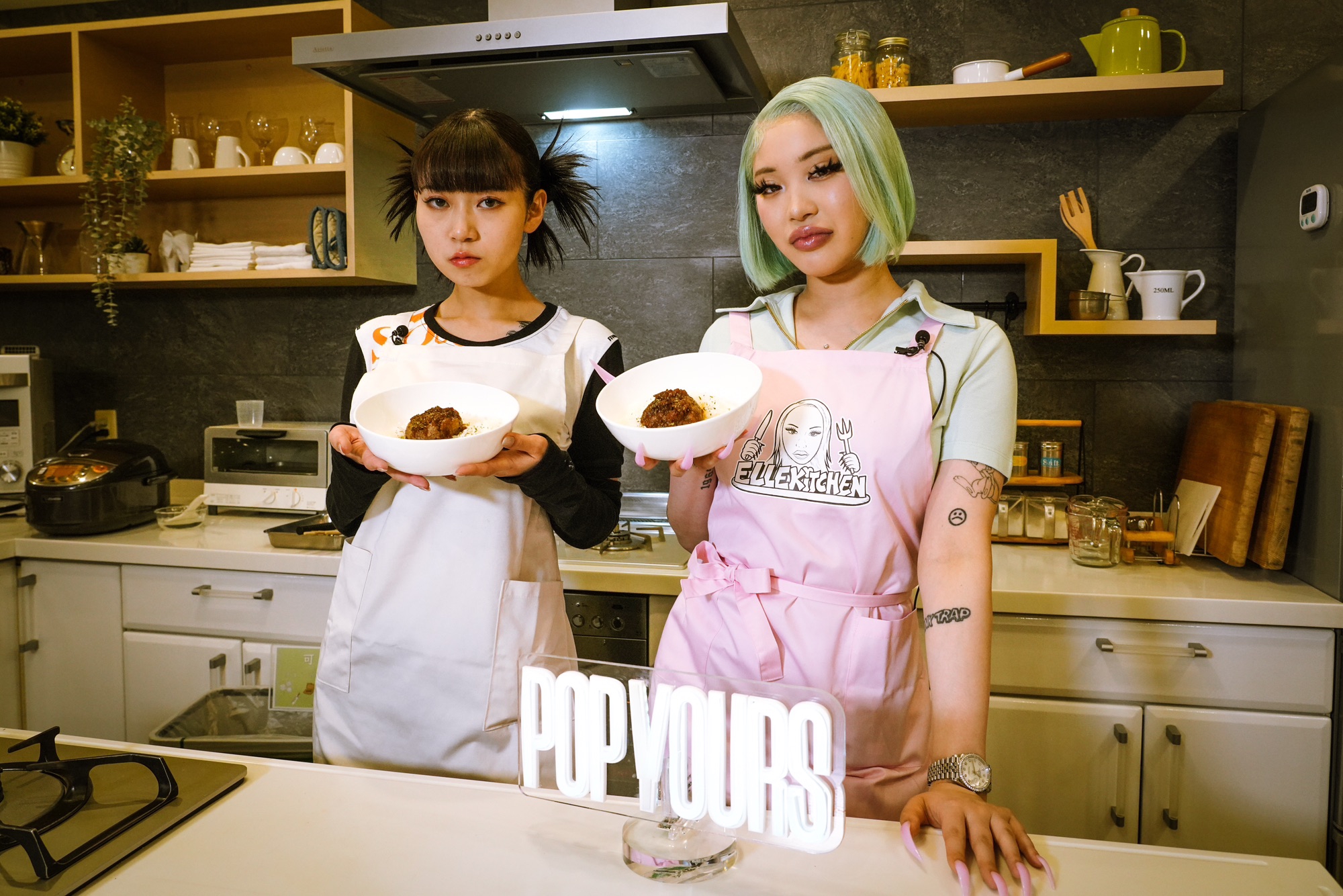 【popyours限定品】漢キッチントレーディングカード　ELLE Teresa POPYOURS Elle Teresa 漢キッチン エルテレサ カード - メルカリ