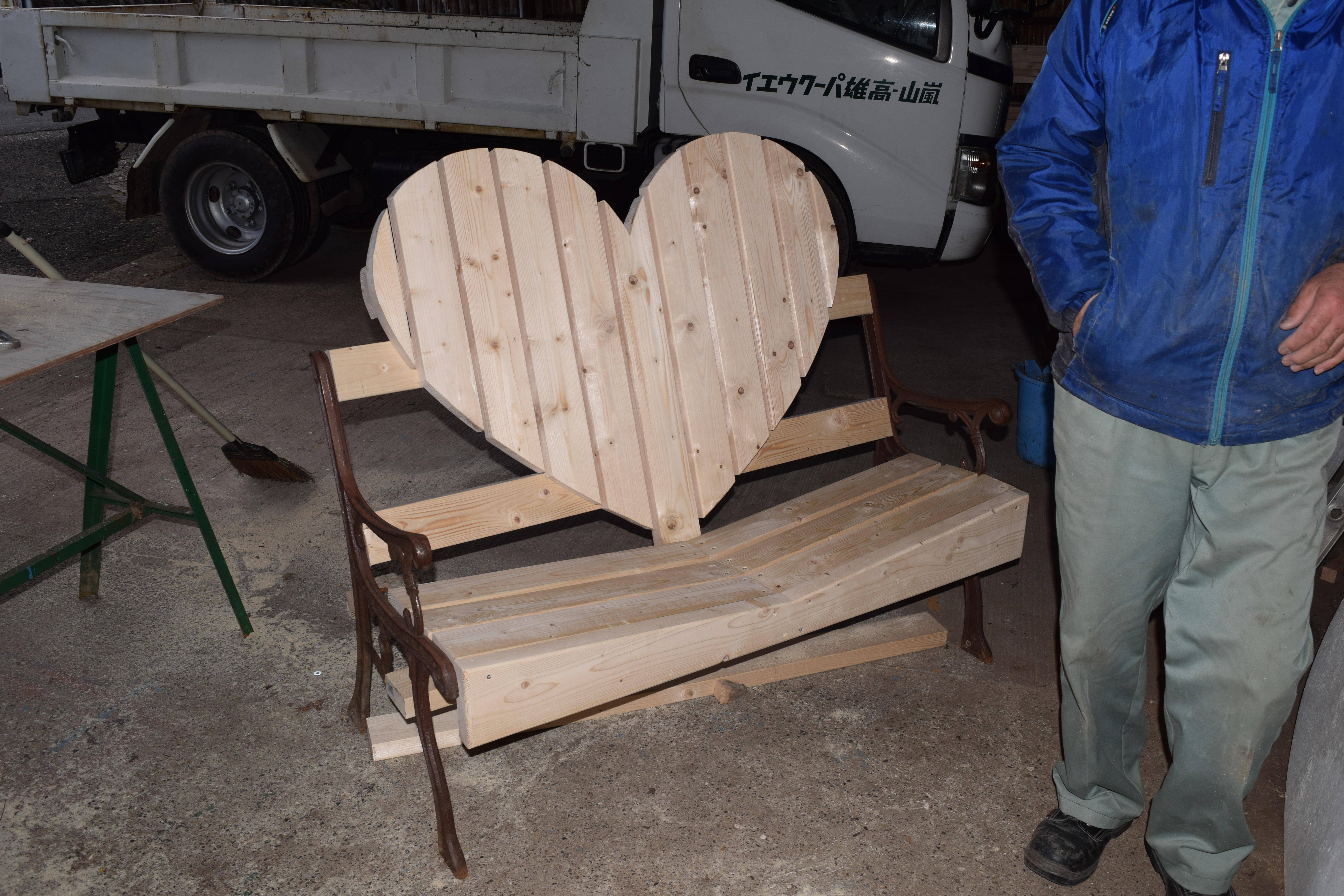 ♡木製(ハート)ベンチ♡ f3711437032619187137cbe0709c31