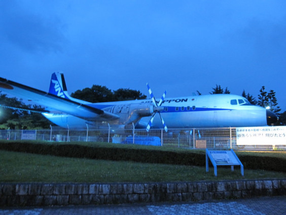 航空公園駅前のys 11型旅客機や市民文化センターミューズが期間限定でライトアップされています 株式会社 トネー 航空公園駅前のys 11型旅客機や市民文化センターミューズが期間限定でライトアップされています 株式会社 トネー