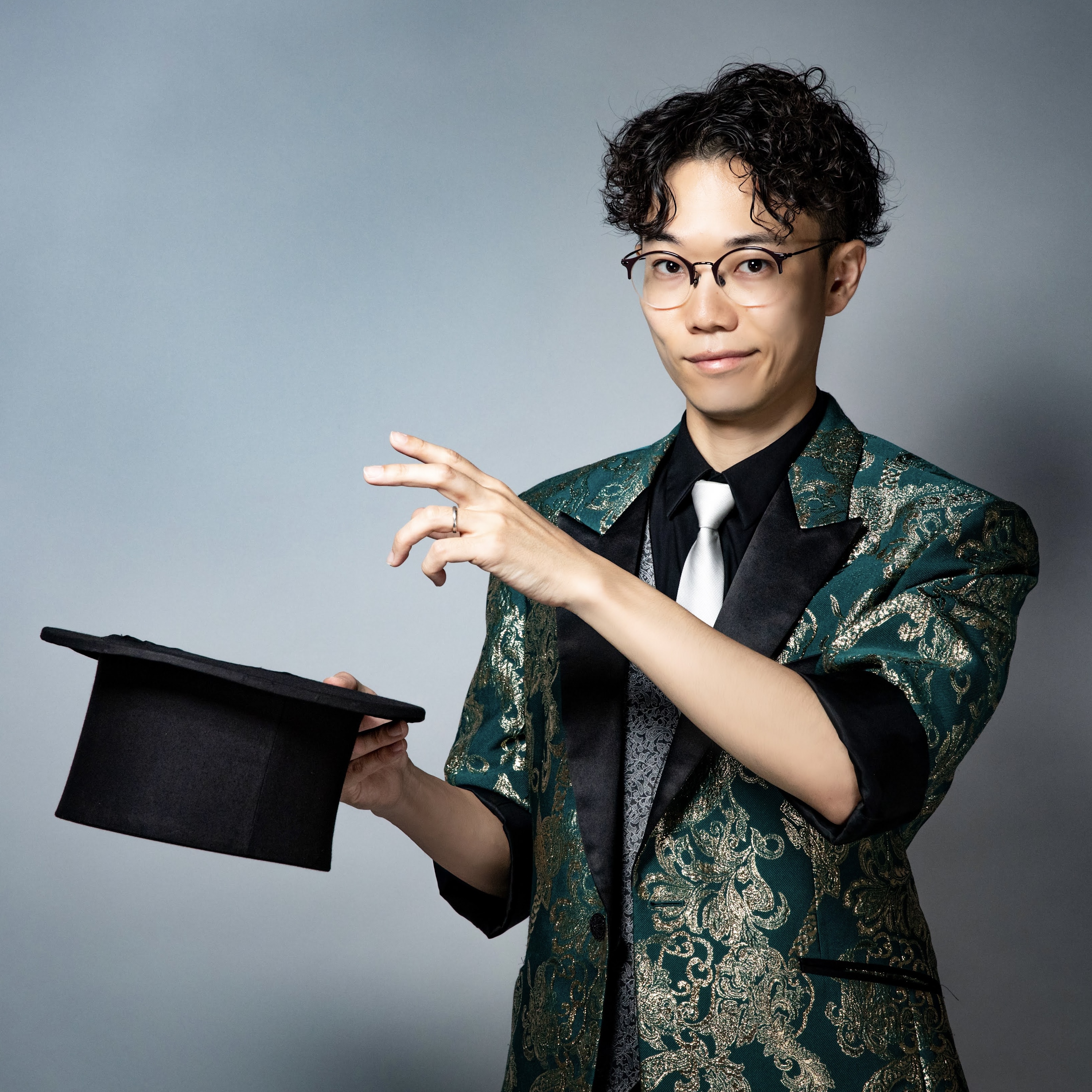 マジシャン紹介 / 募集】北海道札幌すすきののマジックバー ミラクル