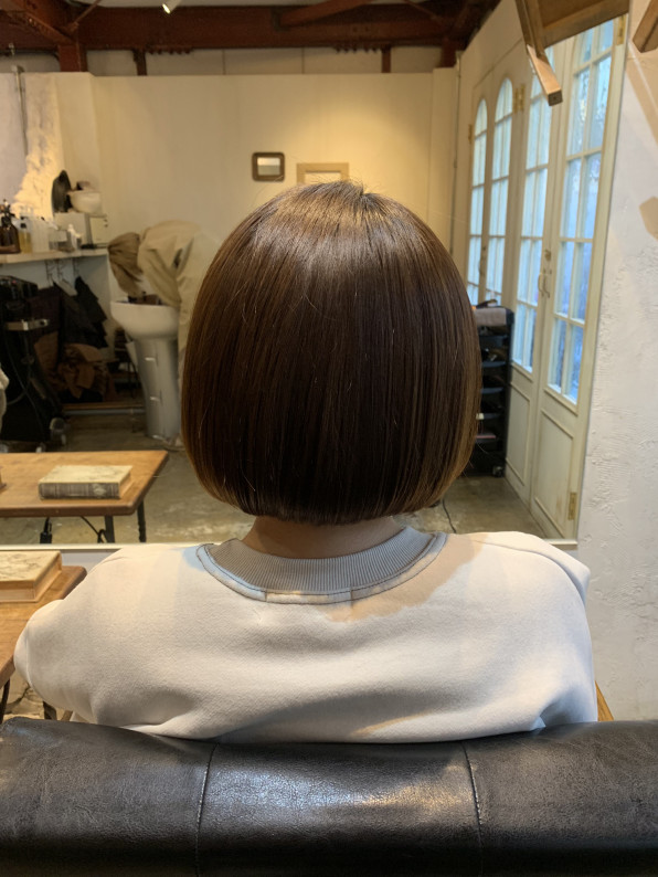 成人式後のバッサリカット リモート美容師オンラインサロン 表参道の美容院 Ade Omotesando アデオモテサンドウ