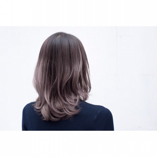 イルミナカラーで艶のあるハイトーンカラー リモート美容師オンラインサロン 表参道の美容院 Ade Omotesando アデオモテサンドウ