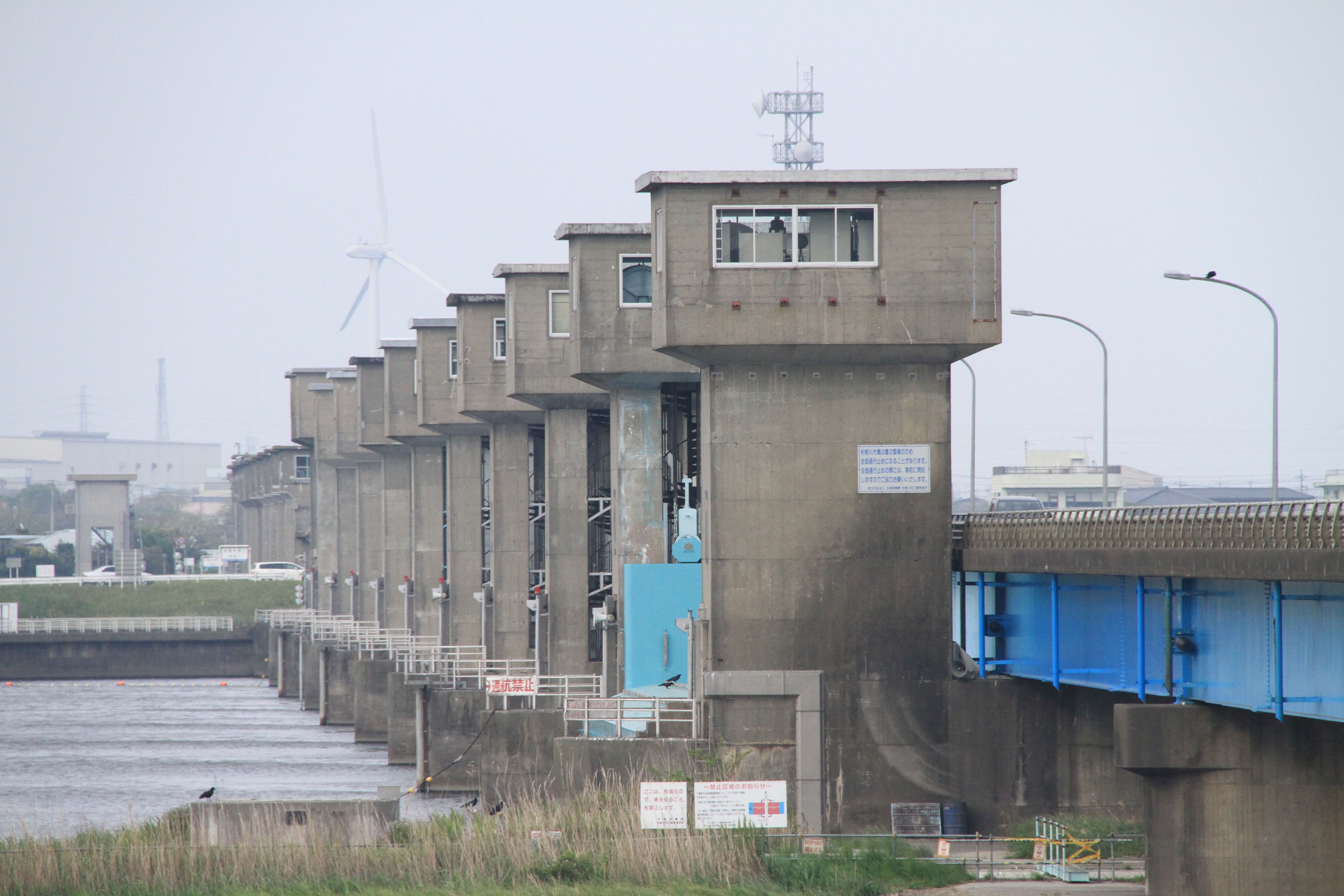 利根川河口堰（とねがわかこうぜき） | 千葉のダム