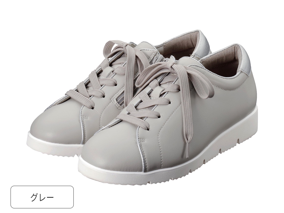 キレイな色で、春のお出かけにおすすめ♪ メタリックライン